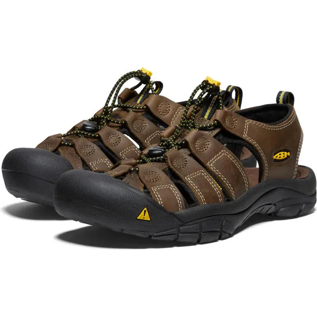 Pair of KEEN Men's Newport H2 Closed Toe Sandal in Bison brown leather