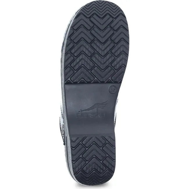 Dansko Women's Professional Crisscross Patent Clog 706620202