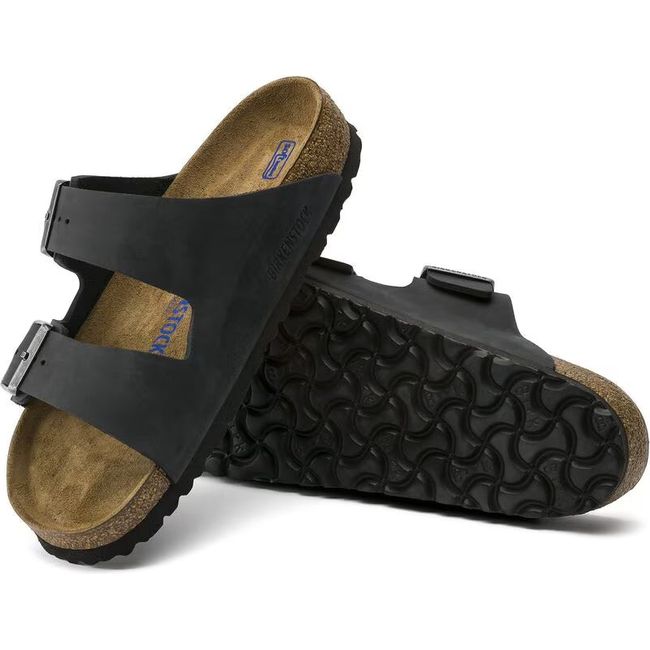 Upper and sole of Birkenstock Unisex Arizona Soft Footbed Oiled Leather Sandal in black