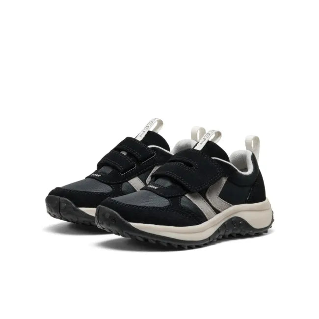 Pair of the black and star white KEEN Little Kids&