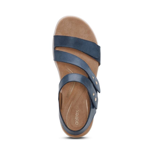 Top-down view of Aetrex Women&