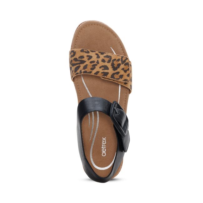 Top-down view of Aetrex Women&