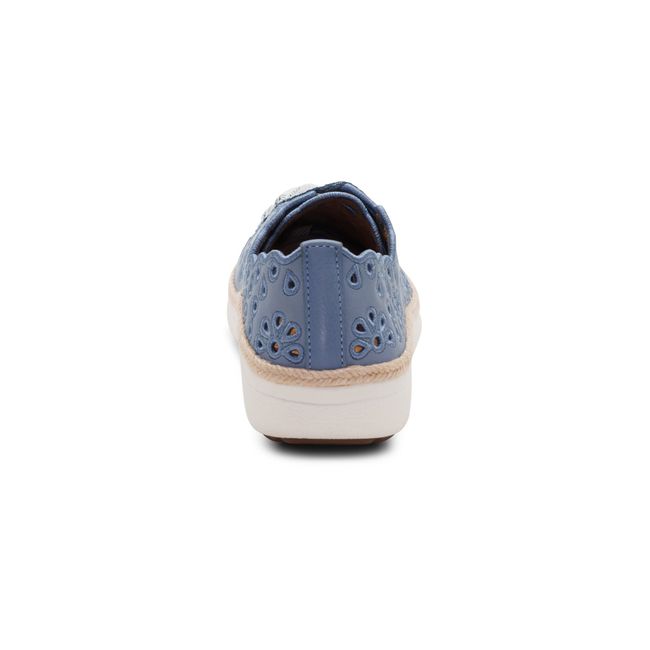 Rear heel view of Aetrex Women&