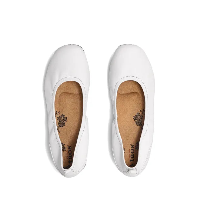 Upper of Women&#39;s Taos Chit Chat Flat in white leather