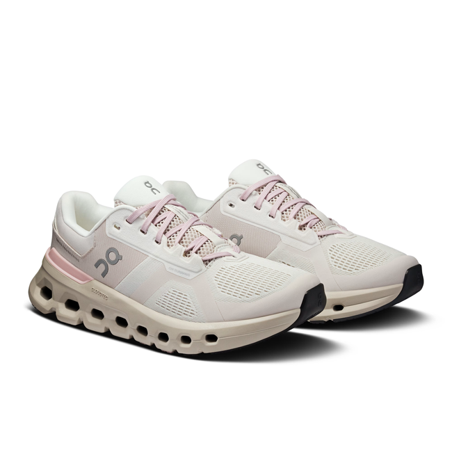 Angled Pair of On Running Women&