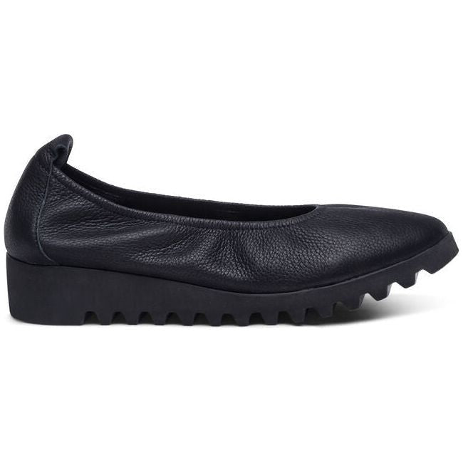 Aetrex Women's Brianna Ballet Flat Black BW100W