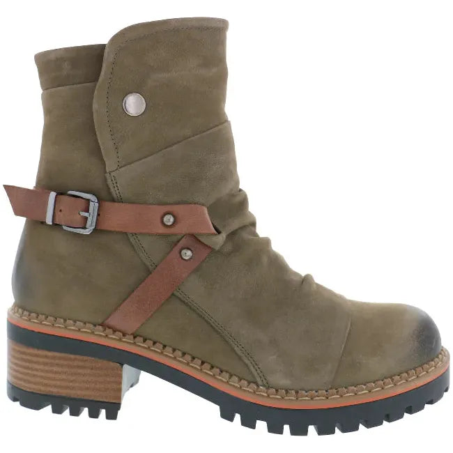 Lateral side of Women's Biza Wanda Boot in green suede with tan midsole and block heel