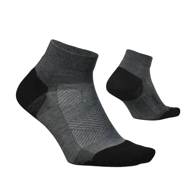 Pair of Feetures Women's Elite Max Cushion Low Cut Sock