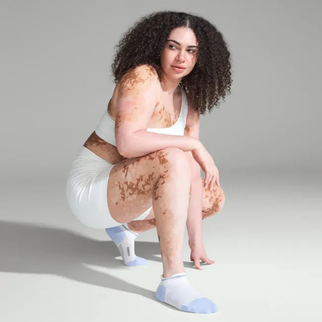 Feetures Women's Elite Max Cushion Tab Sock