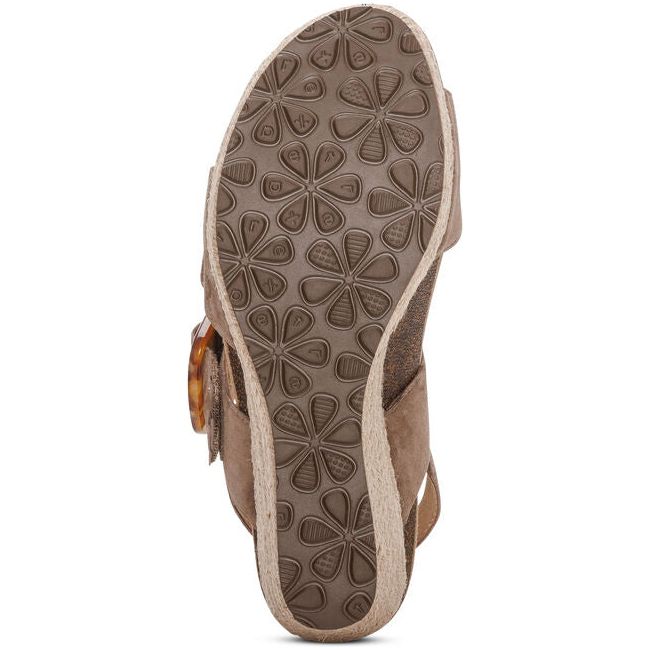 Aetrex Women&#39;s Ashley Wedge Sandal Taupe EW792W