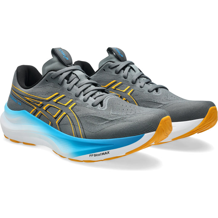 Front angle of ASICS Men&