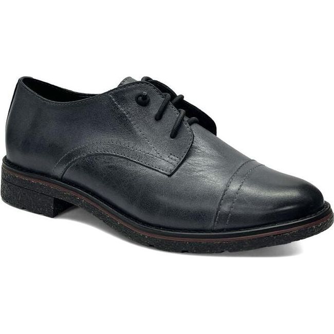 Front angled view of Womens Aetrex Gina Oxford shoe in black leather with laces and toe cap