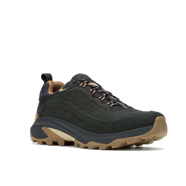 Front angled view of Men&