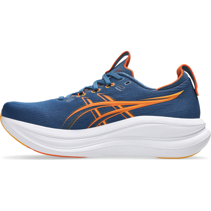Inside of ASICS Men&