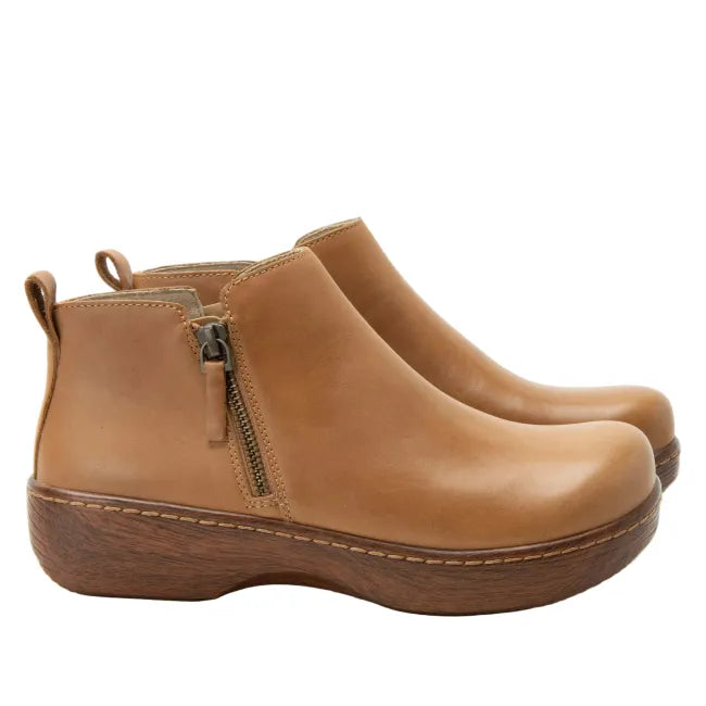 Sides of Alegria Women's Oaklee Boots in Rancho Tan with side zippers