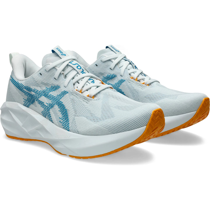 Front angle of ASICS Men&