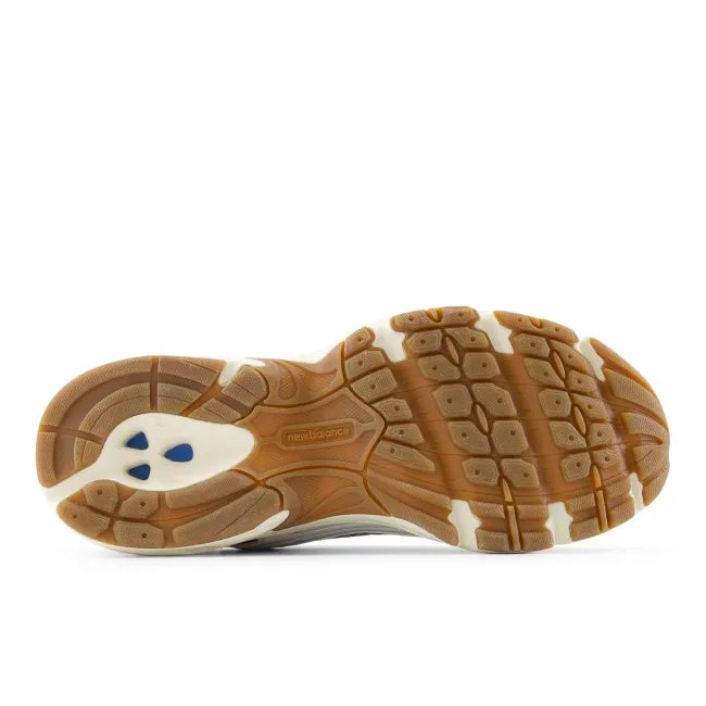 Sole of New Balance Unisex 530 Lifestyle Shoe in raincloud castlerock grey with tan tread