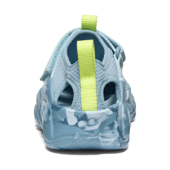 Heel of KEEN Kids' Hyperport H2 Closed Toe Sandal in Skyway green and Faded Denim blue