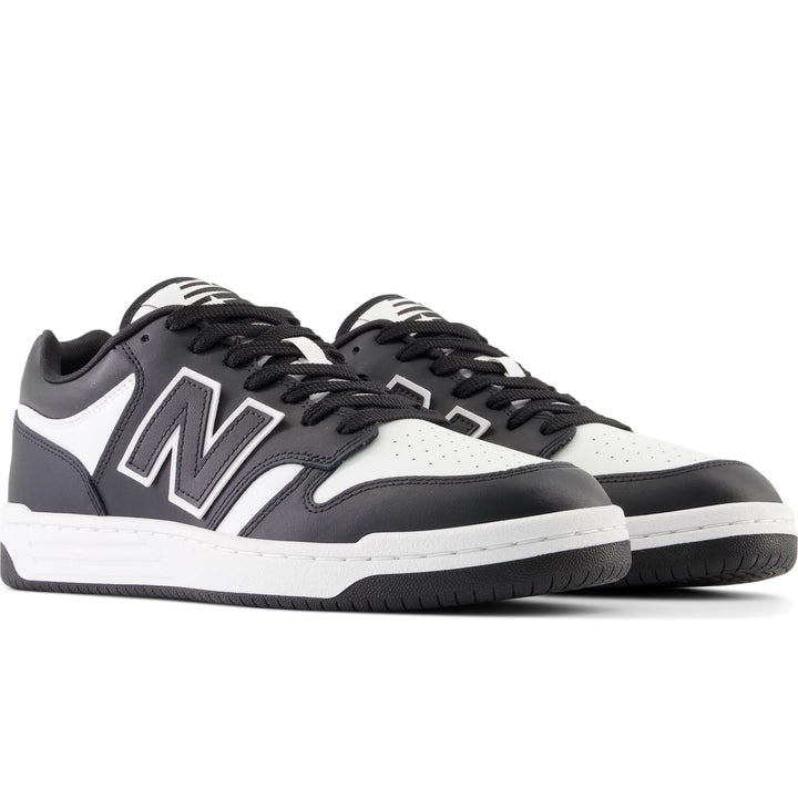 Pair of New Balance Unisex 480 sneakers in White/Black