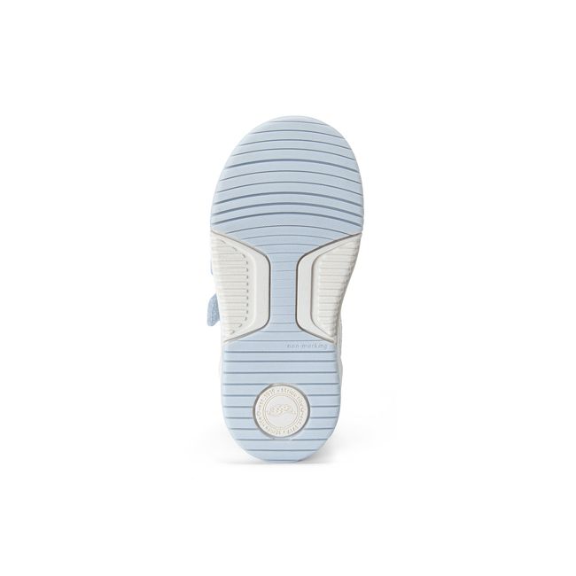 Outsole of the Stride Rite Denver showing the flat grippy skate tread pattern