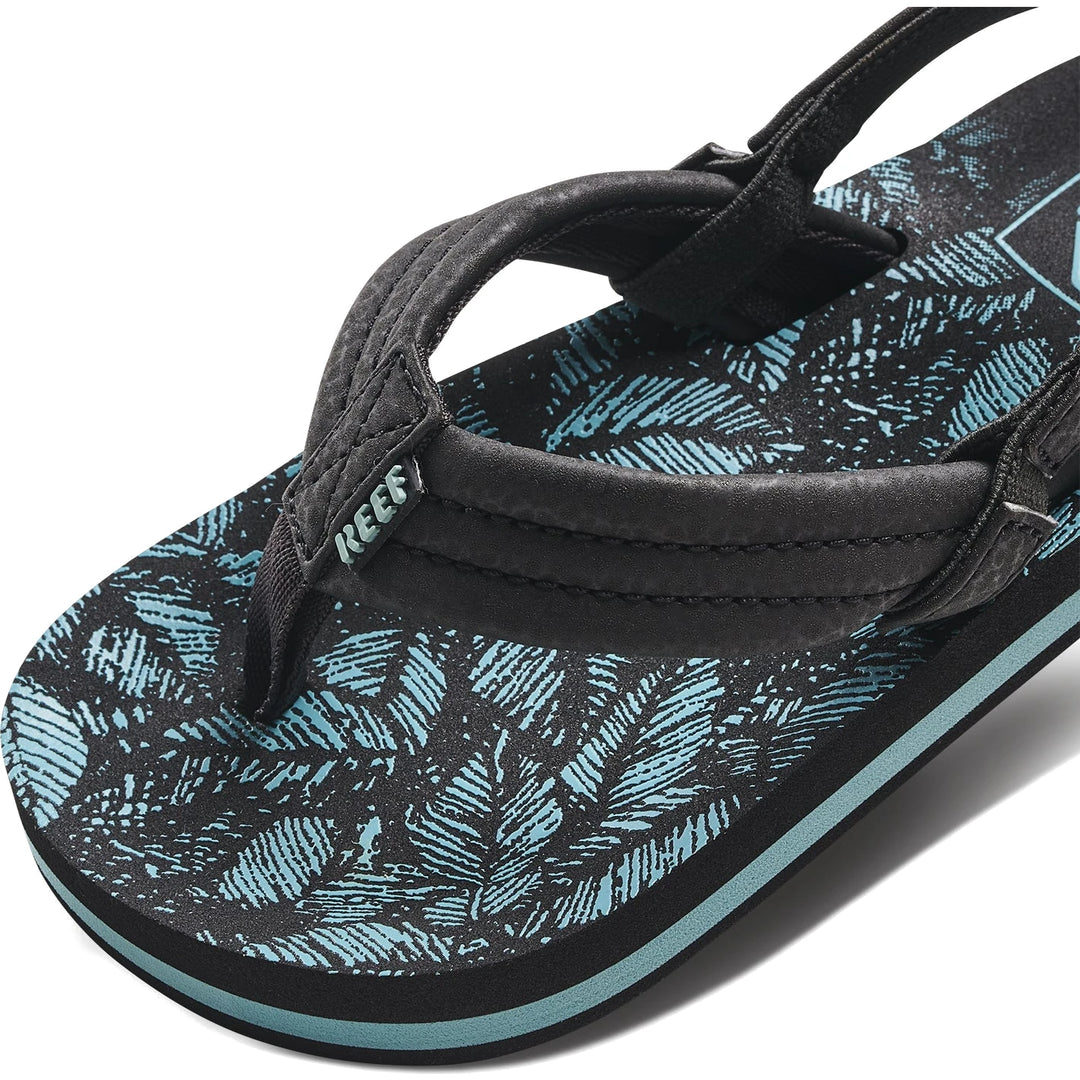 Strap and footbed detail of Reef Kids&