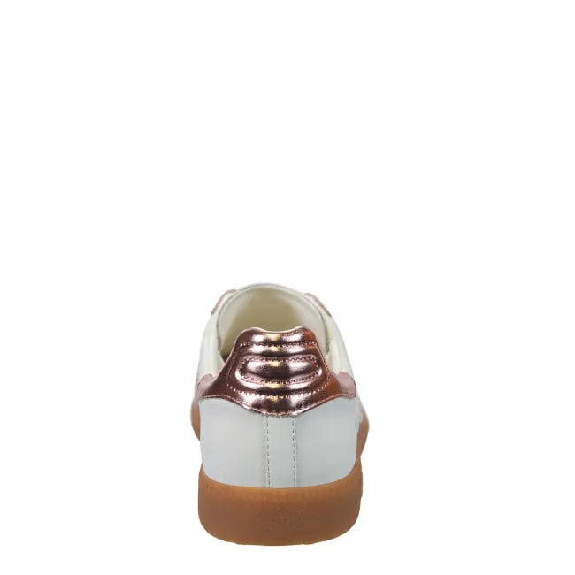 Heel of Back 70 Cloud women’s retro sneaker in white and pink metallic.