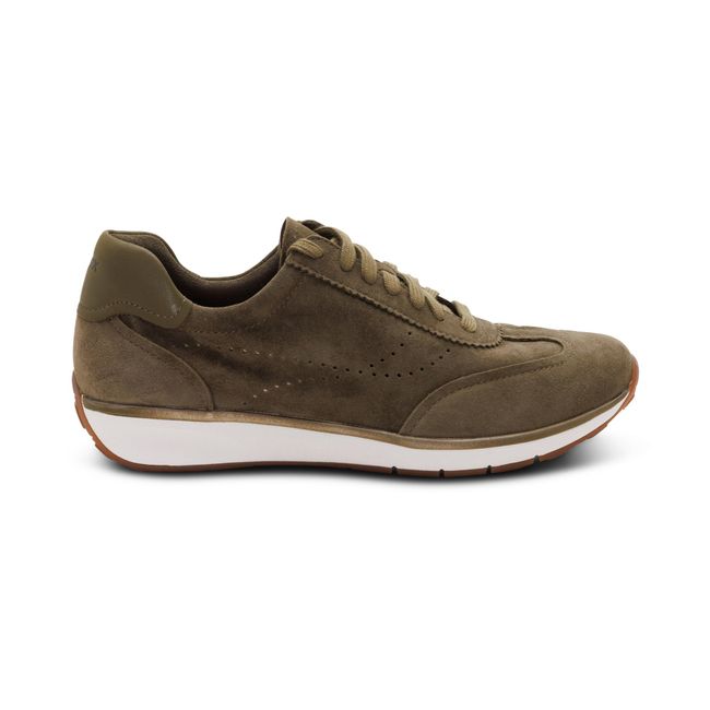 Lateral profile of Aetrex Women&