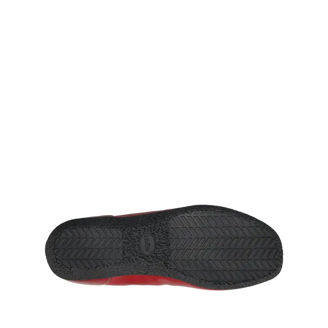 Black sole of Women&#39;s Taos Chit Chat Flat in Red leather upper