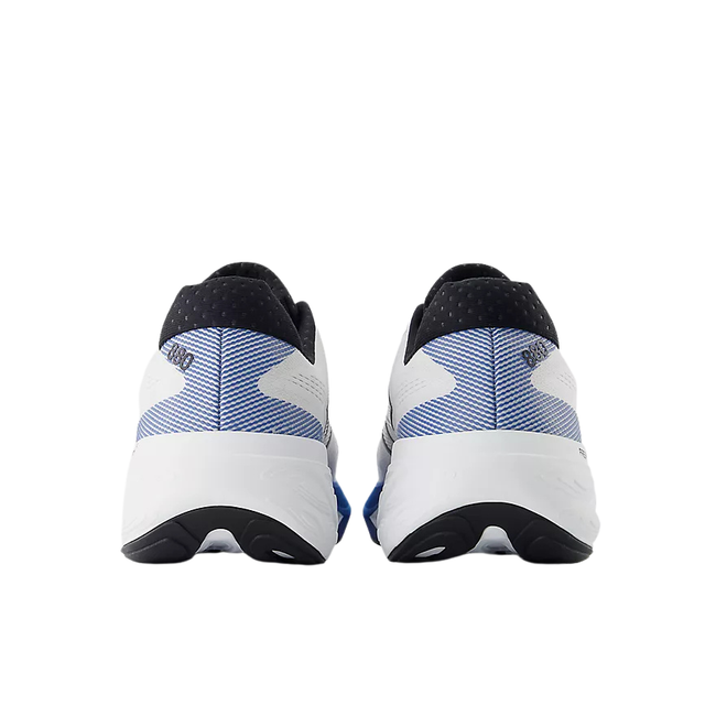 Heels of New Balance Men&