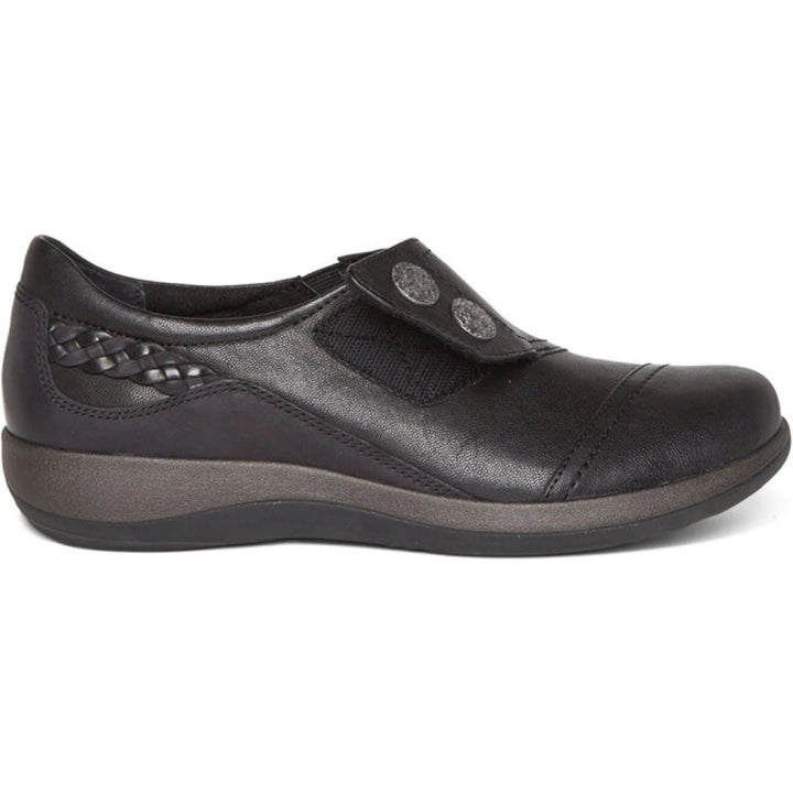 Full lateral profile of Aetrex Women&