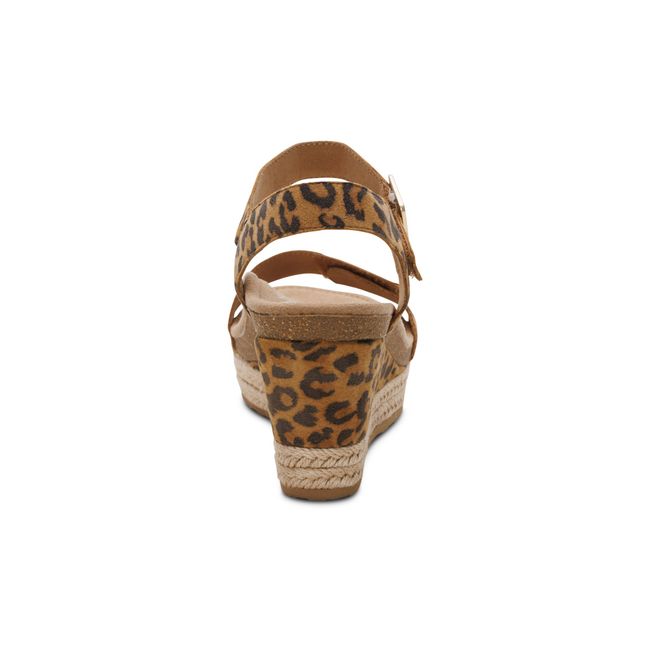 Rear heel view of Aetrex Women&