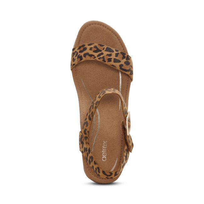 Top-down view of Aetrex Women&