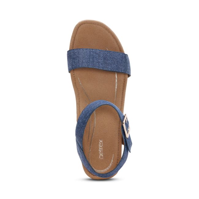 Top-down view of Aetrex Women&