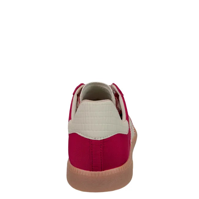 Heel of Back 70 Ghost women’s retro fashion street sneaker in red.