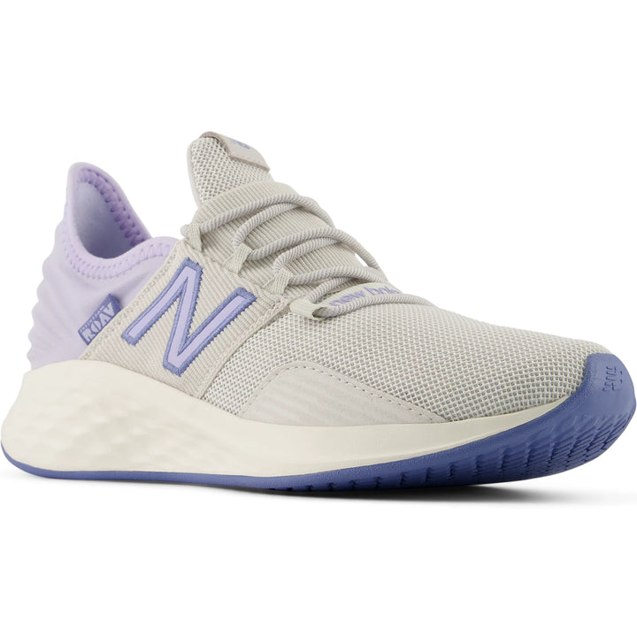Front angle of New Balance Kids&