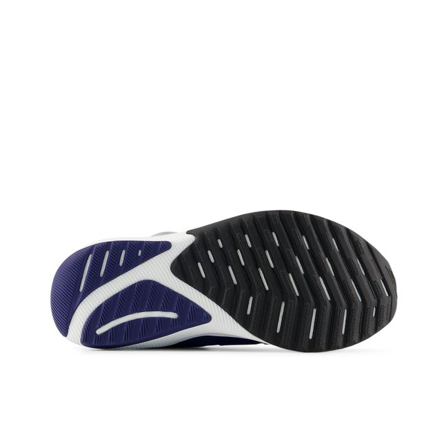 Outsole of the New Balance Reveal v4 BOA showing the rubber traction pattern