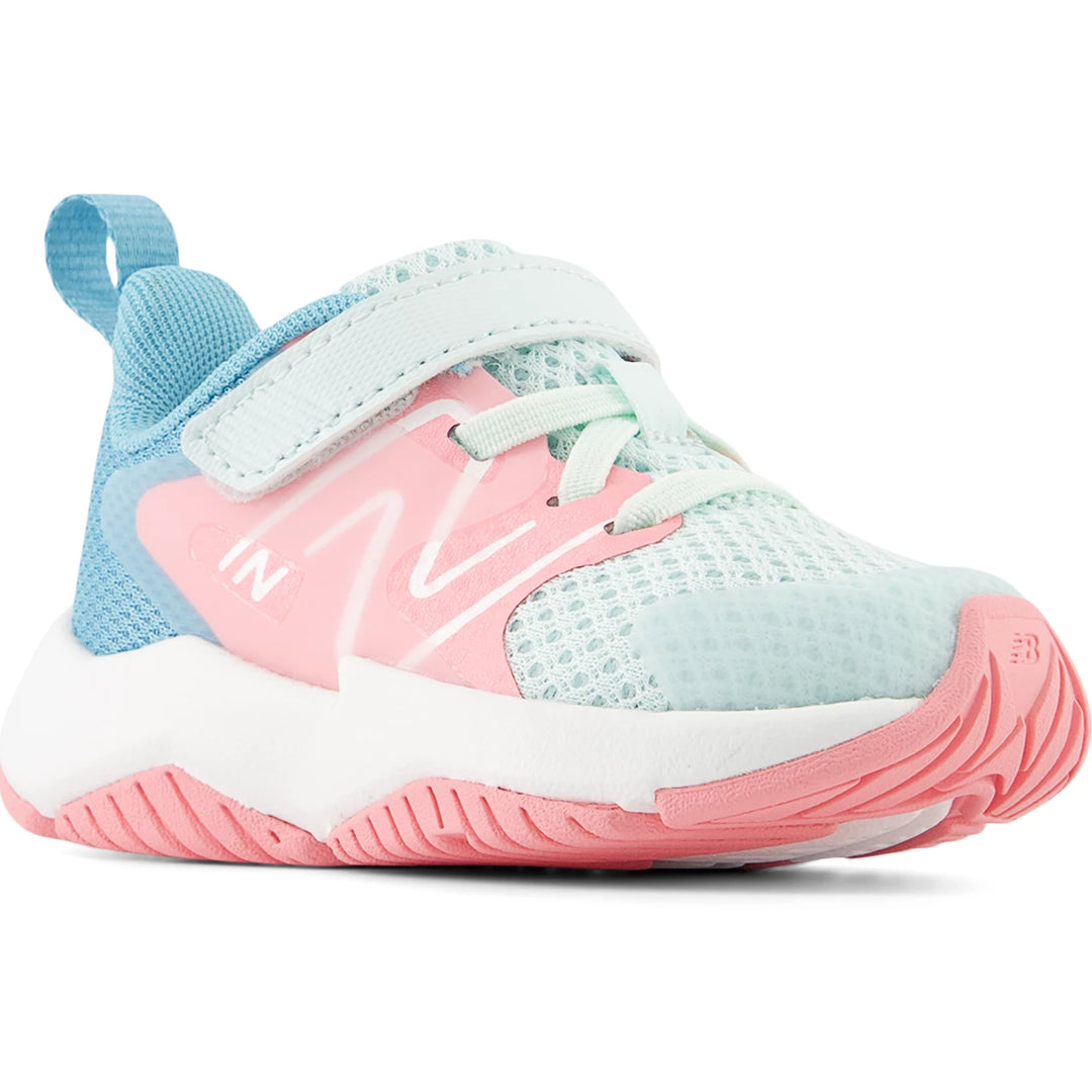 Front angle of New Balance Kids&