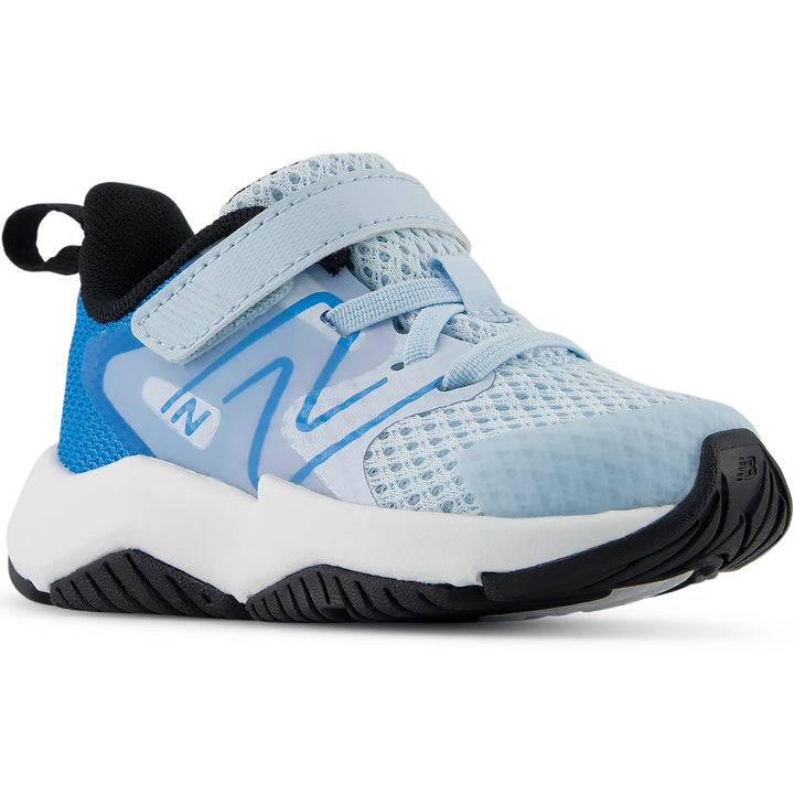 Front angle of New Balance Kids&
