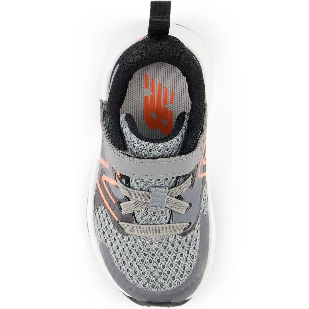 Top of New Balance Kids&
