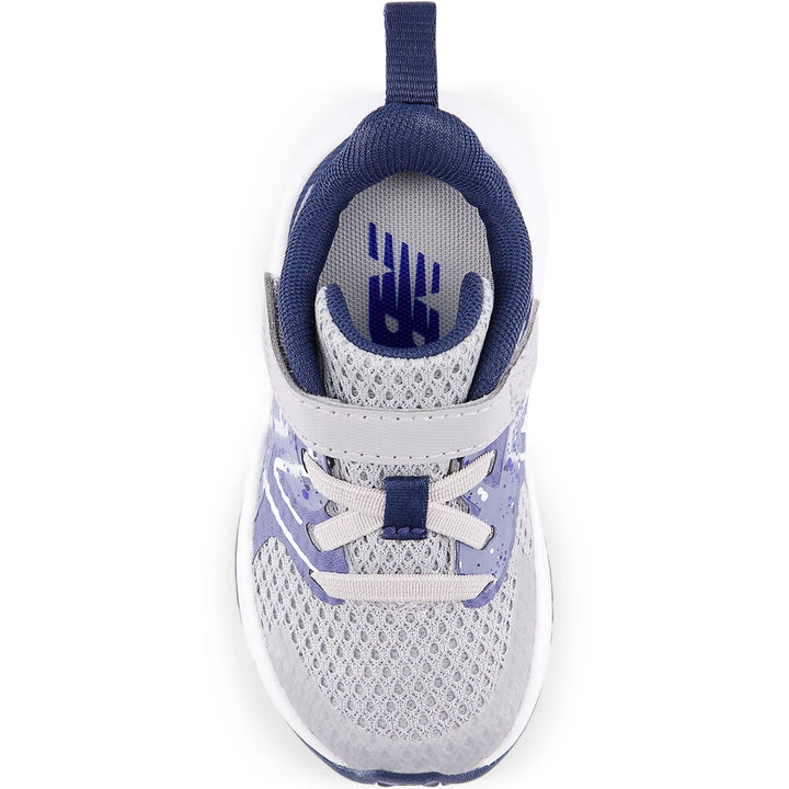 Top of New Balance Kids&