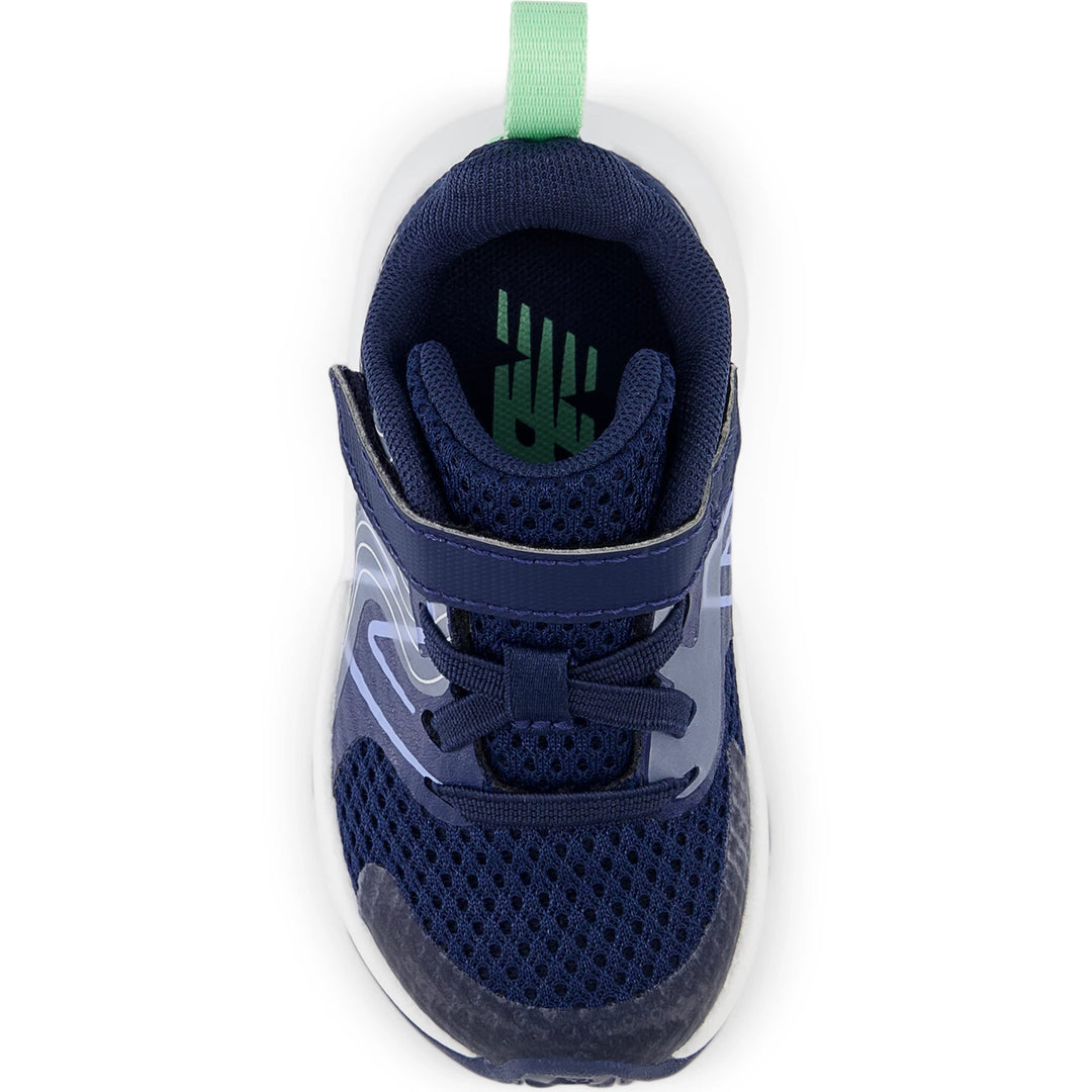 Top of New Balance Kids&