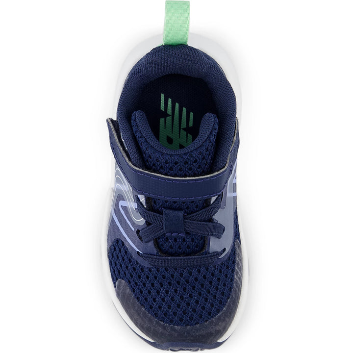 Top of New Balance Kids&