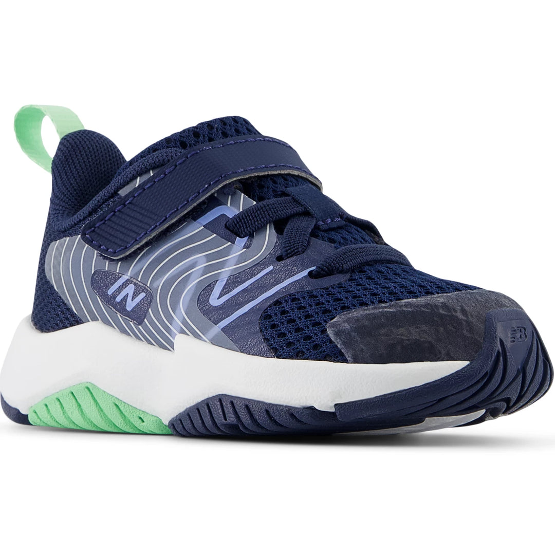 Front angle of New Balance Kids&