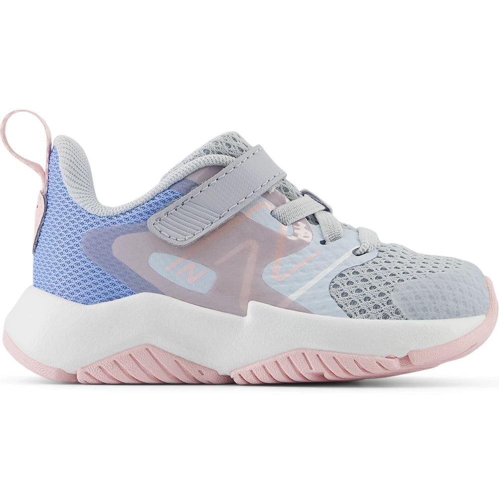 Side of New Balance Kids' Rave Run v2 running shoe in Bright Sky/Granite/Rose Sugar