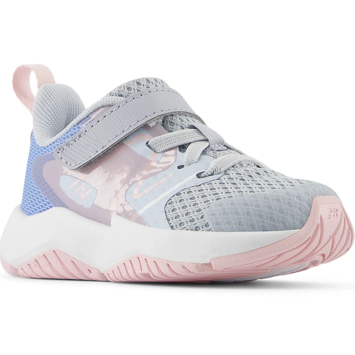 Front angle of New Balance Kids&