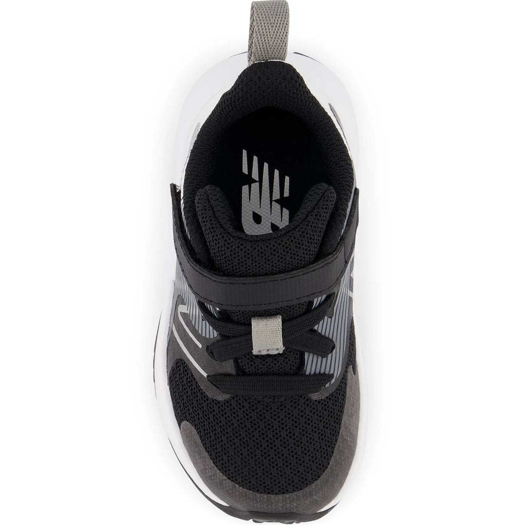 Top of New Balance Kids&