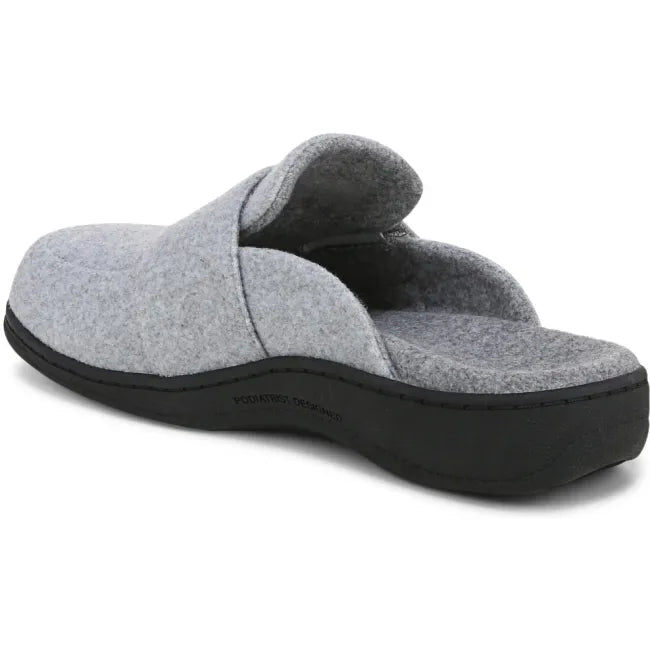 Back three-quarter view of Vionic Women&
