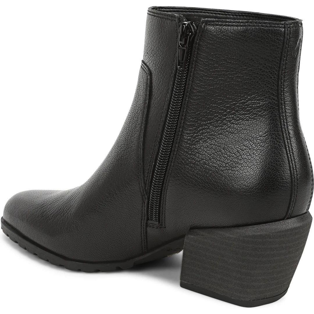 Back three-quarter view of Vionic Women&