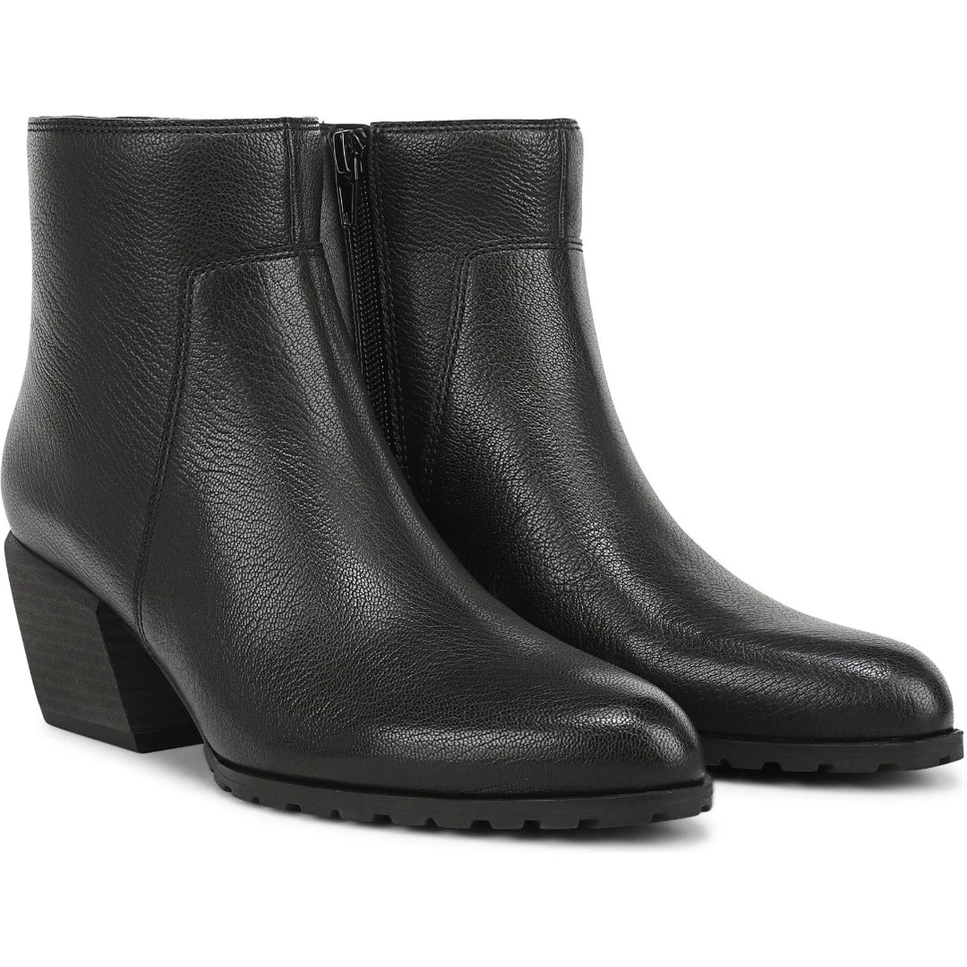 Pair of Vionic Women&