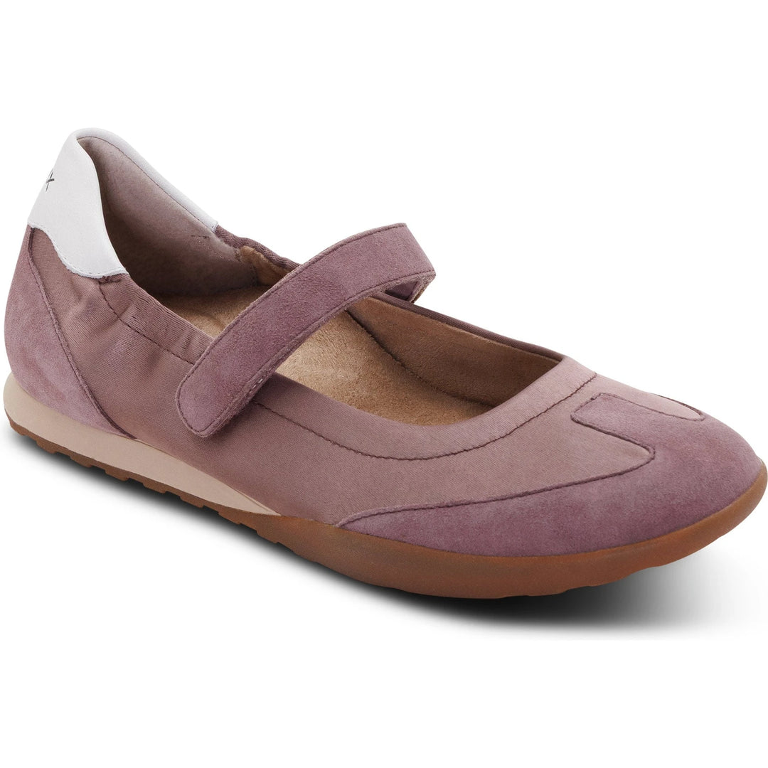 Front angled view of Women&